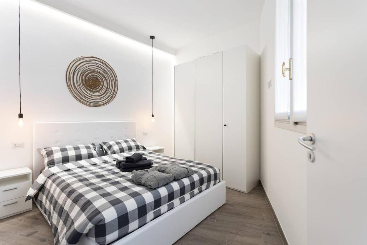 Ferienwohnung Modern And New Flat In Duomo Area Mailand Exterior foto